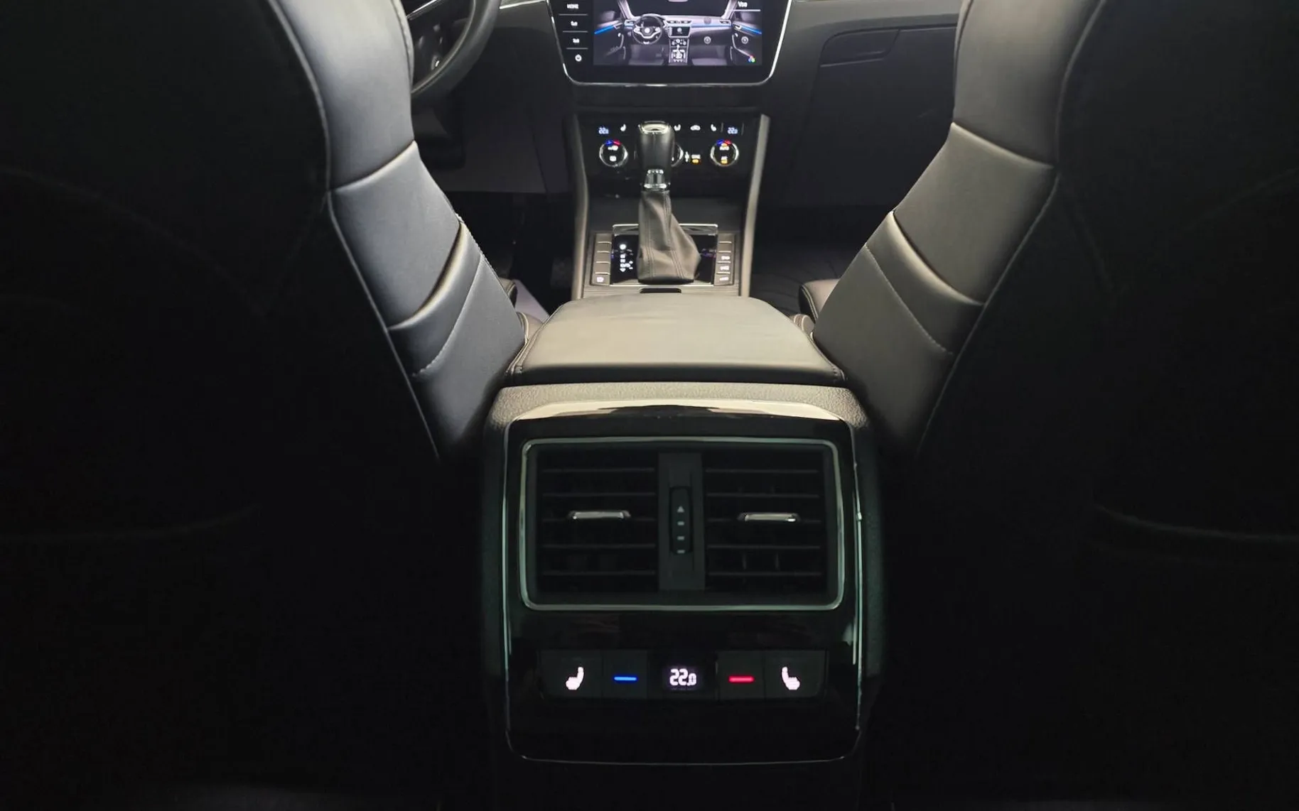 Notranja slika - Škoda Superb - Combi 2.0 TDI Style DSG-Matrix.360kam.usnje+memory - 12