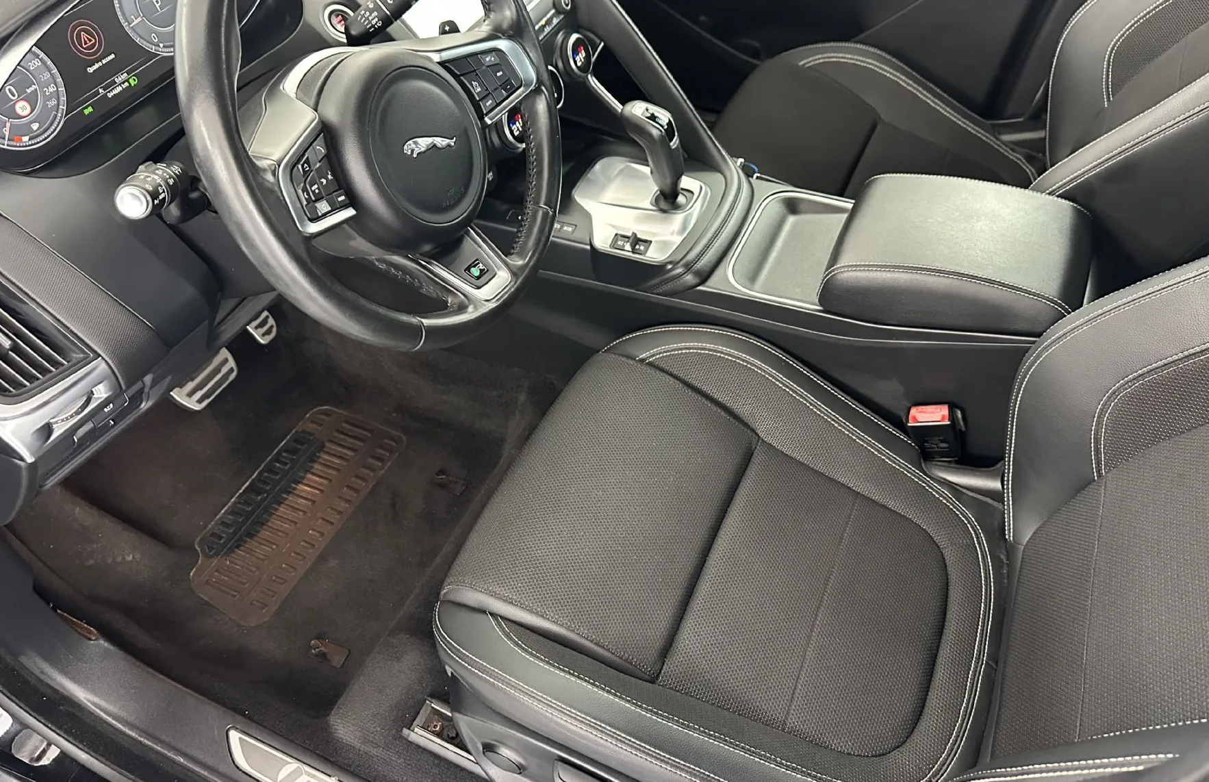 Zunanja slika - Jaguar E-PACE - AWD 2.0 TD4.4X4.R-Dynamic.KAMERA.LED.44.493 KM - 17