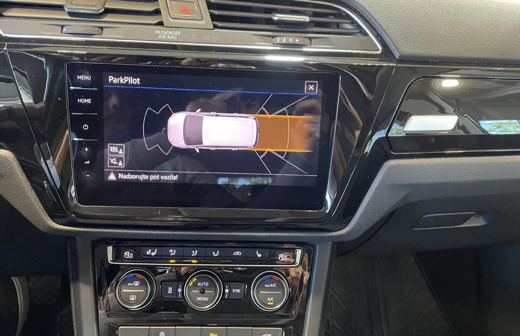 Zunanja slika - VW Touran - PANORAMA-NAVIGACIJA-ALCANTARA-GRETJE-DSG-ALU-LED - 14