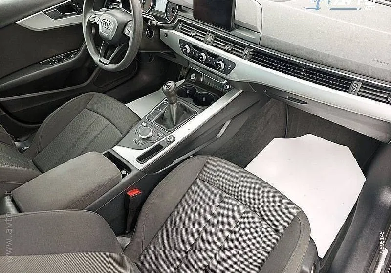 Notranja slika - Audi A4 - 2.0 TDI  Basis - 10