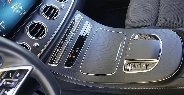 Zunanja slika - Mercedes-Benz E-Razred - E 220 d T Avangarde+ LED+NAVI+18 COL ALU +PRIKLOP+ - 14