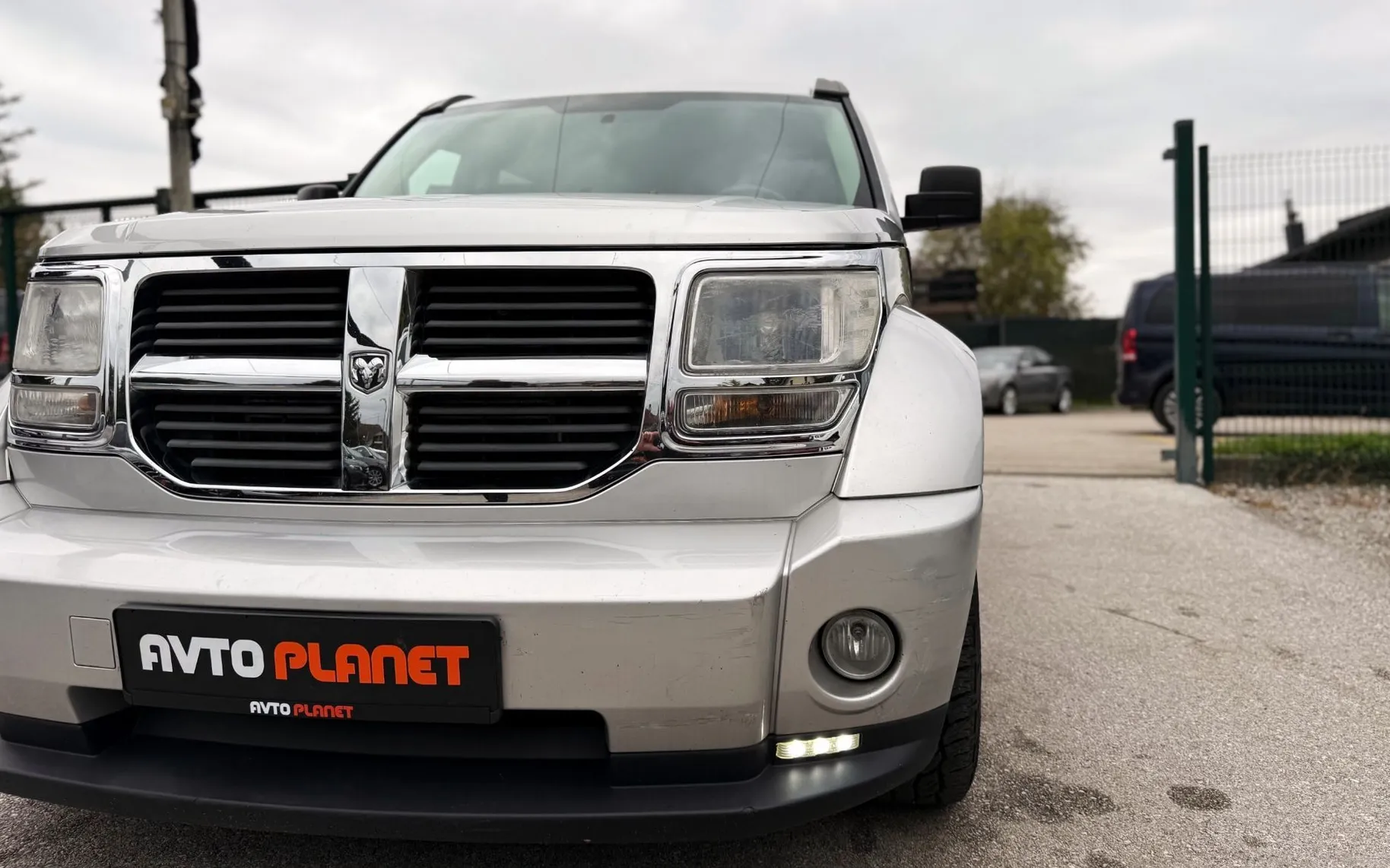 Zunanja slika - Dodge Nitro - 2.8 16V CRD 4WD AUT. SLO.VOZILO MULTIMEDIJA KAMERA - 9