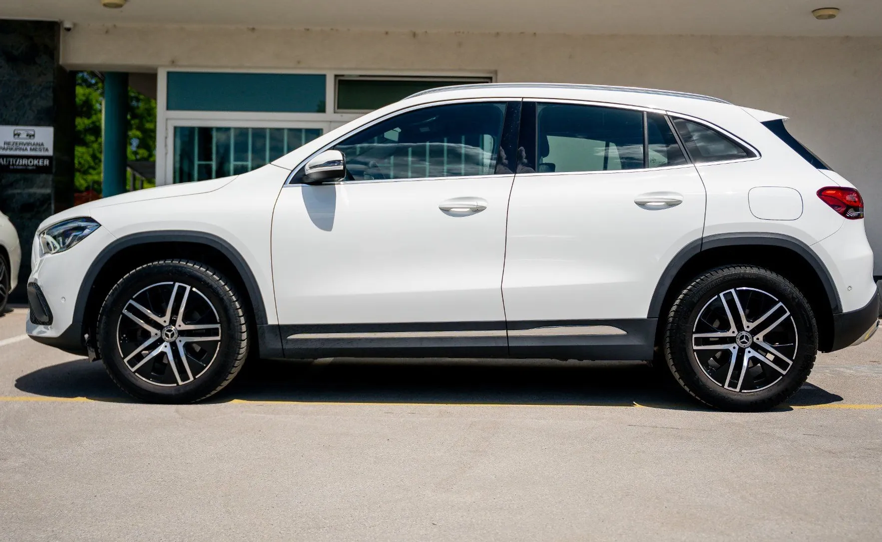 Zunanja slika - Mercedes-Benz GLA-Razred - GLA 180 AUT. LED tempomat ambient. osvet. - 8