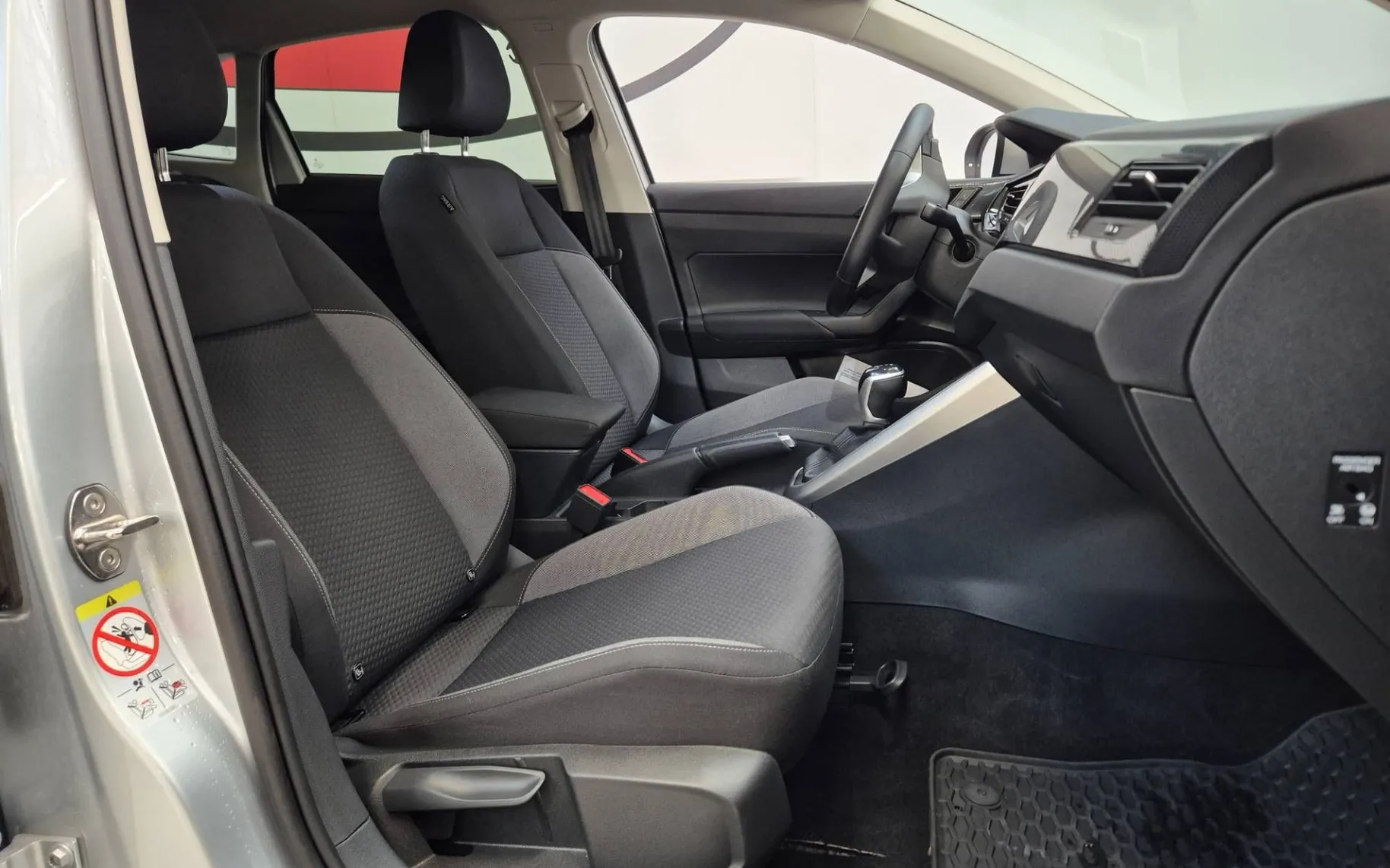 Notranja slika - Volkswagen Taigo - 1.0 TSI 4ALL DSG - 8