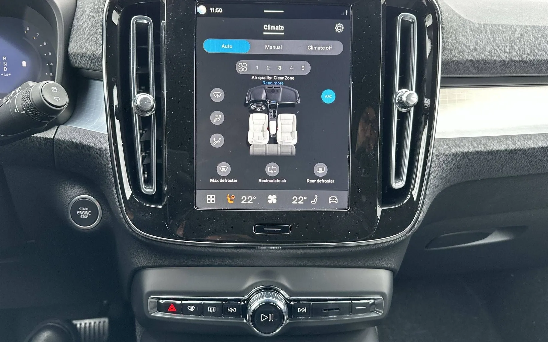 Notranja slika - Volvo XC40 - B3 P Core AT DCT... - 23