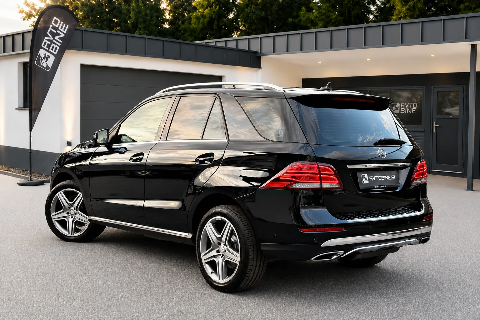 Notranja slika - Mercedes-Benz GLE-Razred - GLE 250 d 4MATIC AVT•NAVI•LED•20COL AMG•ODLIČEN... - 8