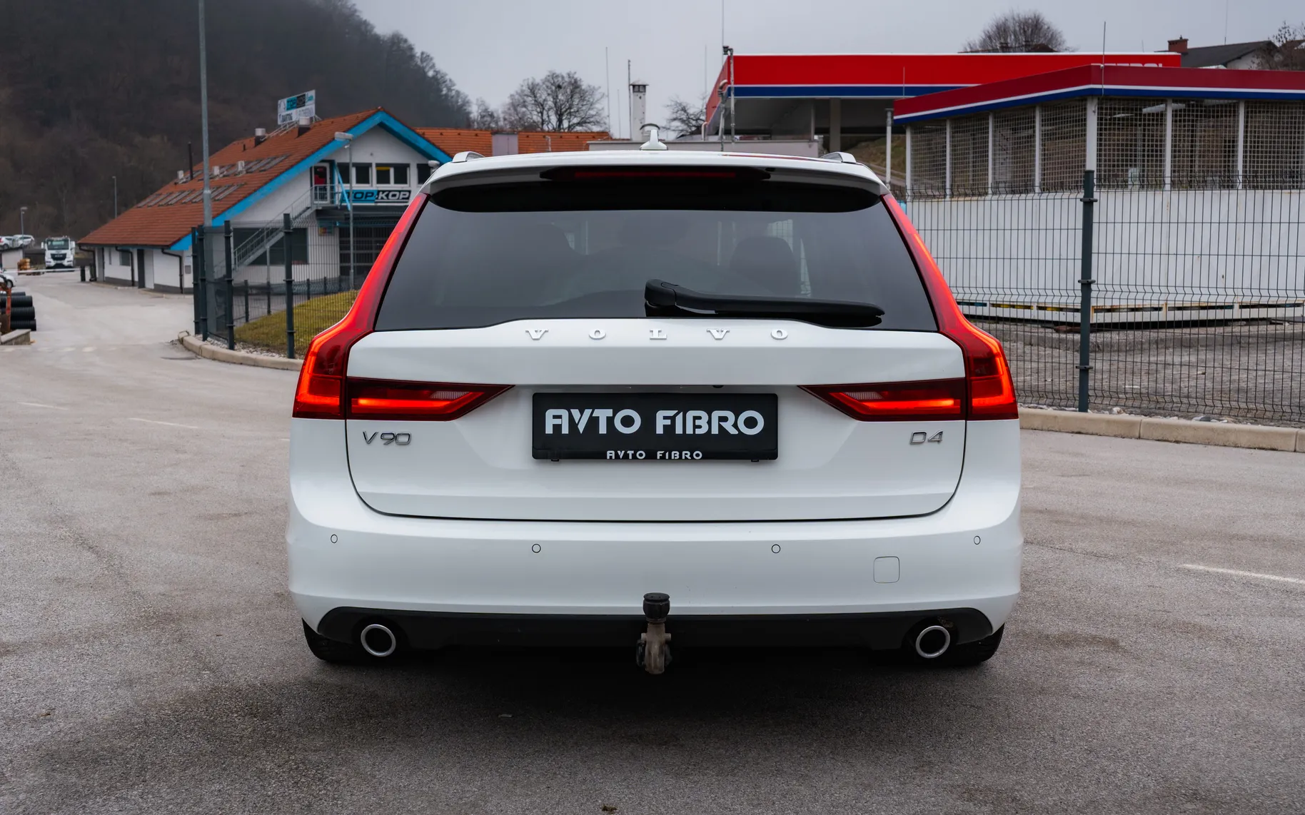 Zunanja slika - Volvo V90 - D4 Momentum Pro Avt. - 6