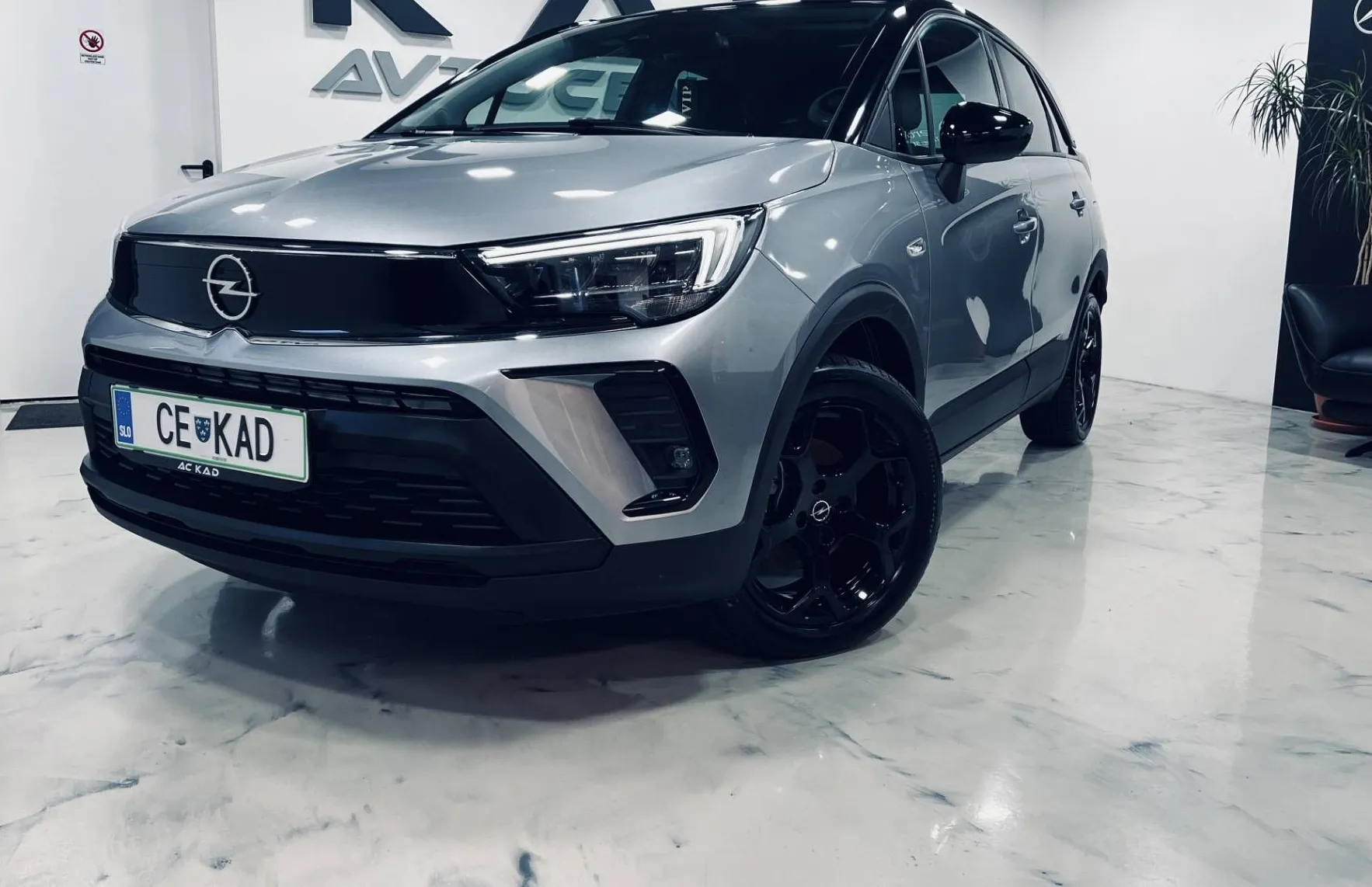 Zunanja slika - Opel Crossland - 1.2 TURBO-SAMO 2100KM-LED-KAMERA-NAVI - 1