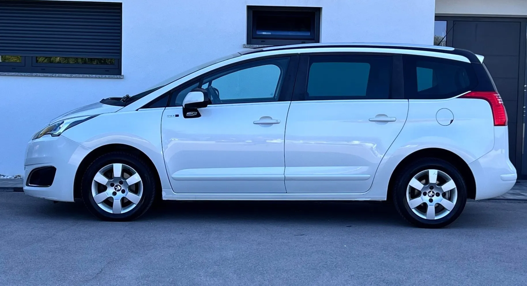Zunanja slika - Peugeot 5008 - 1.6 HDi Style+PANORAMA+ALU+LED+TEMP - 4