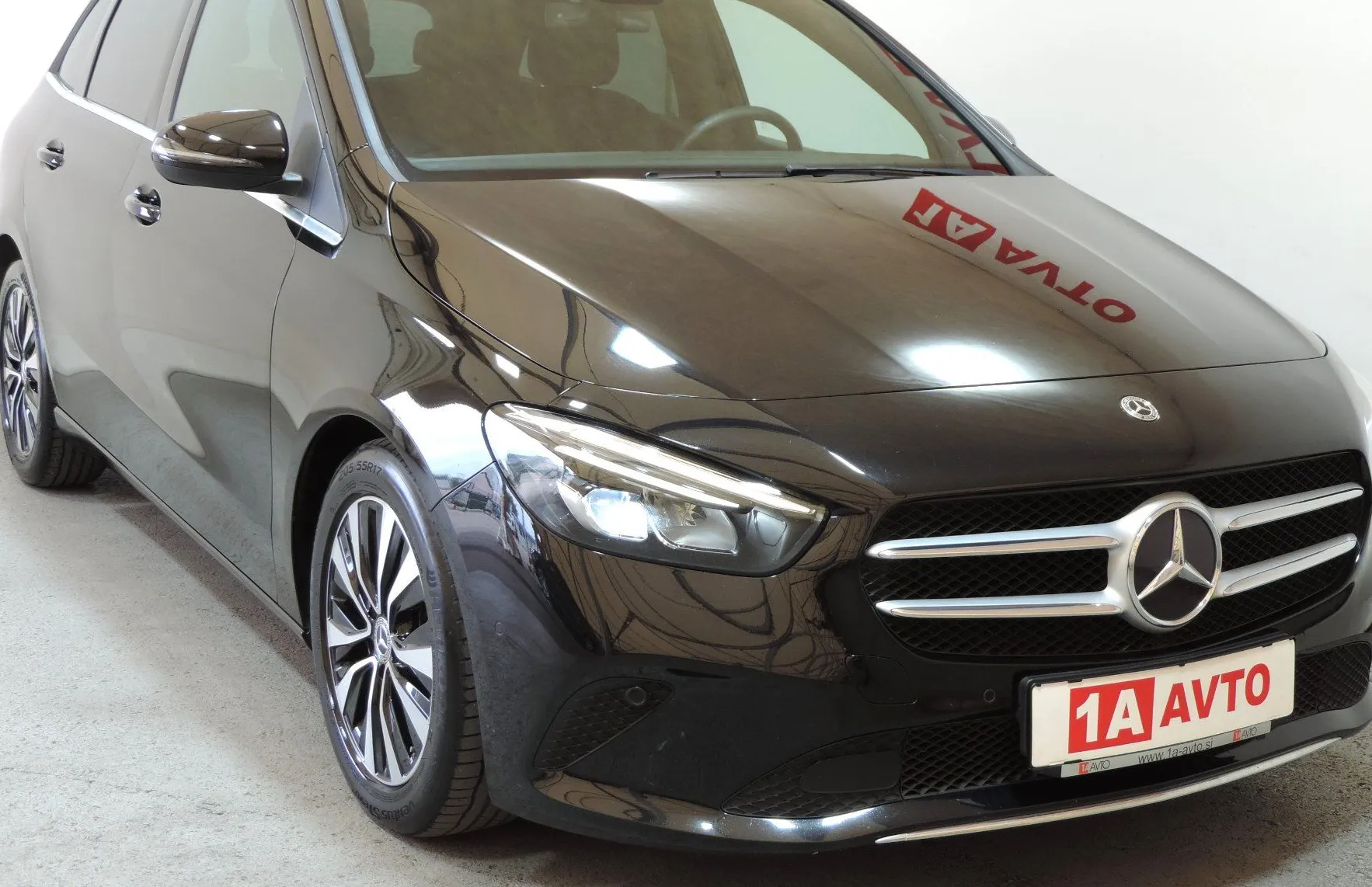 Zunanja slika - Mercedes-Benz B-Razred - B 180 d  Avt. LED-KAMERA-USNJE - 3
