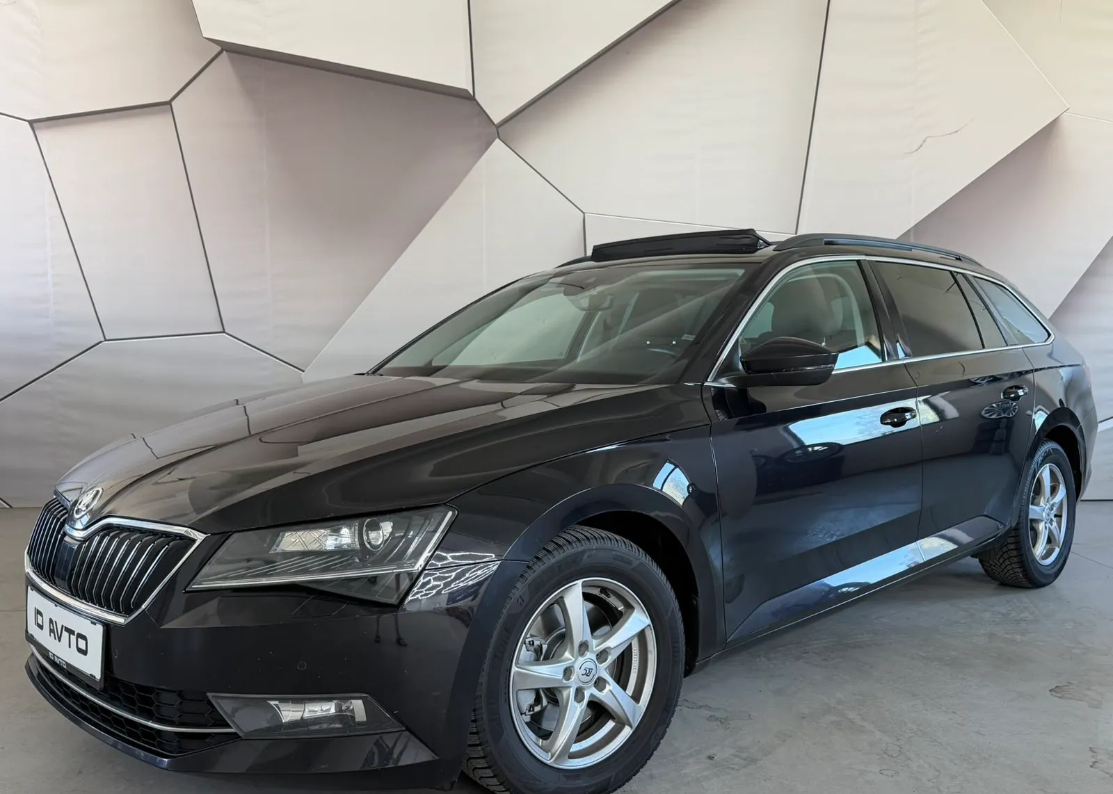 Zunanja slika - Škoda Superb - Combi 2,0 TDI L&K DSG - 2