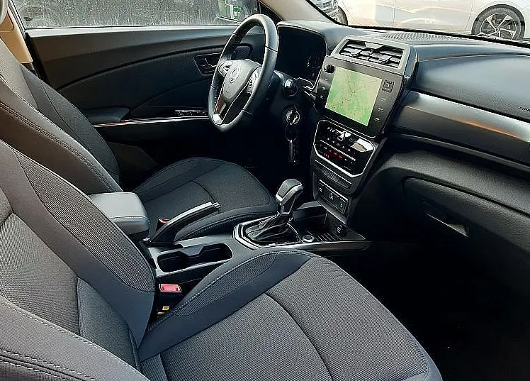 Zunanja slika - KG Mobility Musso - 2.2  Grand 2.2 XDi Venture + 4WD M T - 9