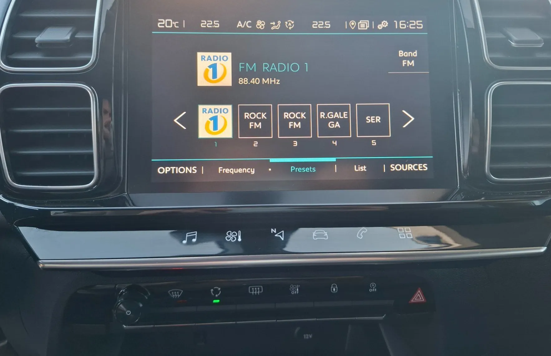 Zunanja slika - Citroën C5 Aircross - 1.2 PureTech 130 Shine - MENJAN JERMEN - ODLIČEN - 14