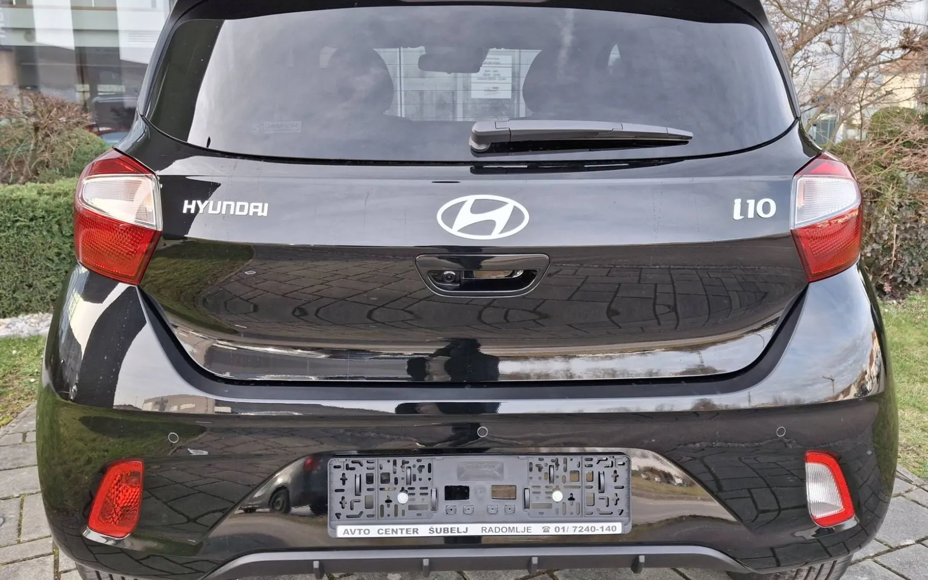 Zunanja slika - Hyundai i10 - 1.2 FL STYLE   AAC. WINTER. naslon. rg... - 5