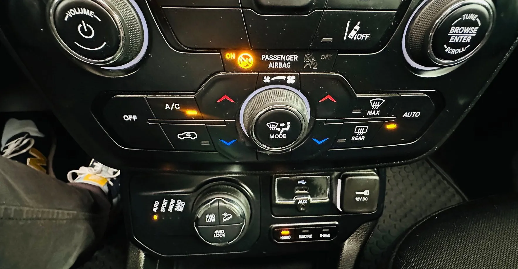 Zunanja slika - Jeep Renegade - 1.3 T-GDI 4xe PLUG-IN.NEMŠKI+4ALU.4X4.NAVI.ACC.TOP - 4
