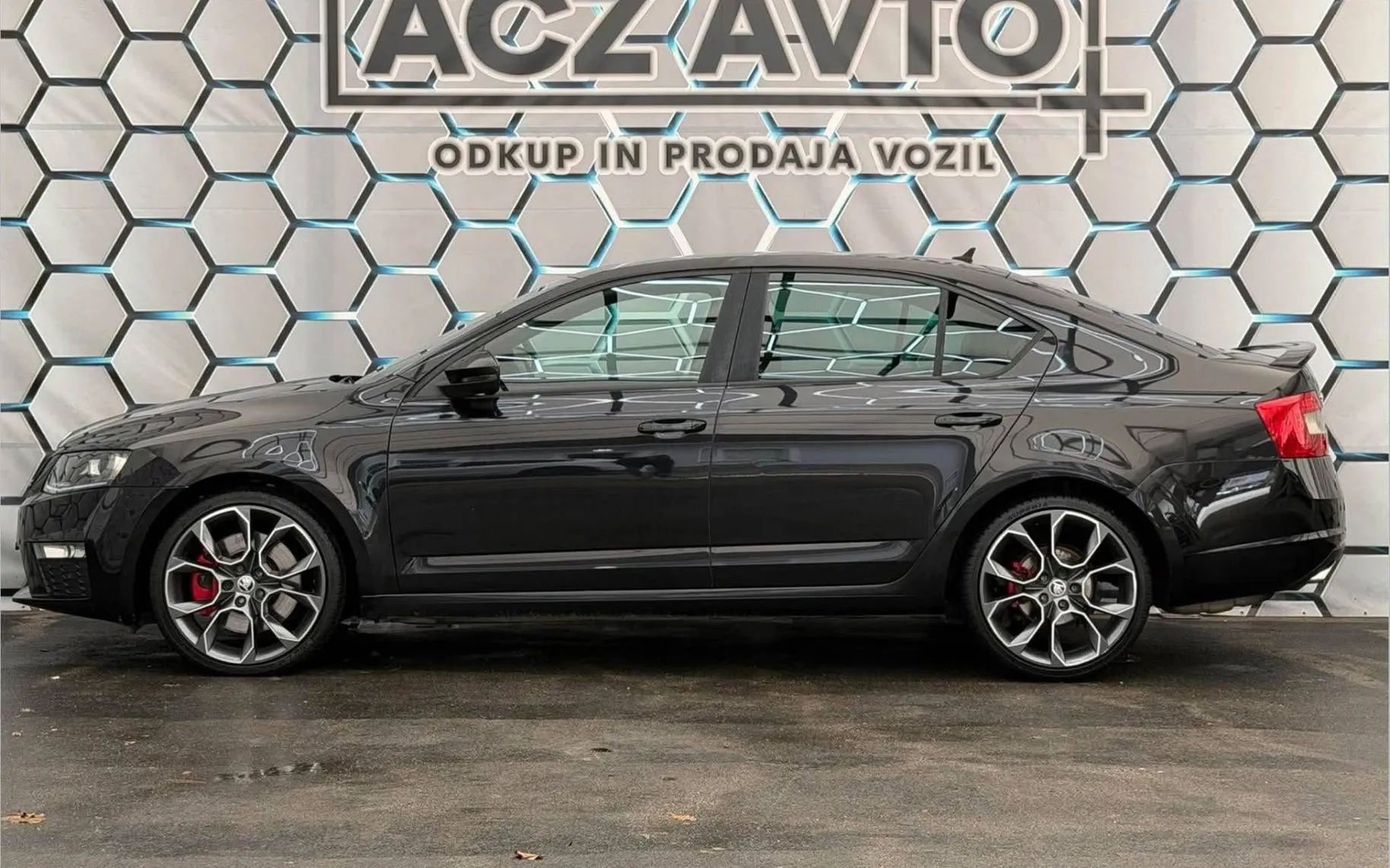 Notranja slika - Škoda Octavia - 2.0 TDI•RS•DSG•CHALLENGE•XENON+LED•KAMERA•NAVI•F1• - 7