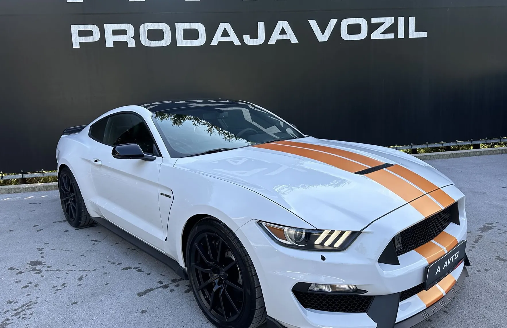 Zunanja slika - Ford Mustang - SHELBY 5.2 V8 FPC 533KS - ATRAKTIVEN - 2