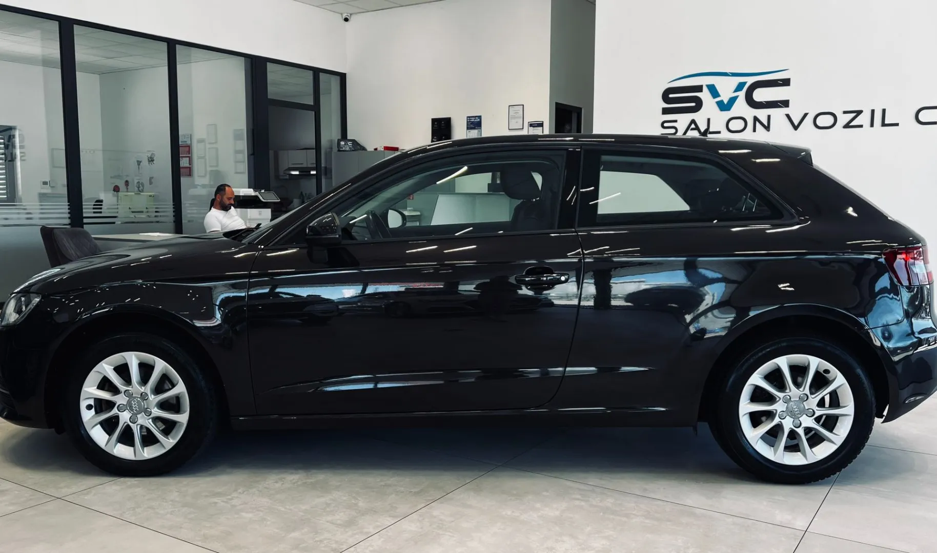 Zunanja slika - Audi A3 - 1,6 TDI Ambiente S-tronic - 3