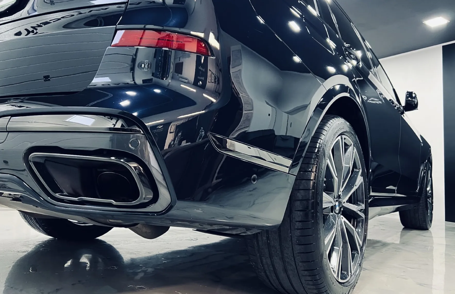 Zunanja slika - BMW X7 - serija : xDrive40i M SOFT-PANO-LASER-KAM360-22COL -4CONTR.. - 17