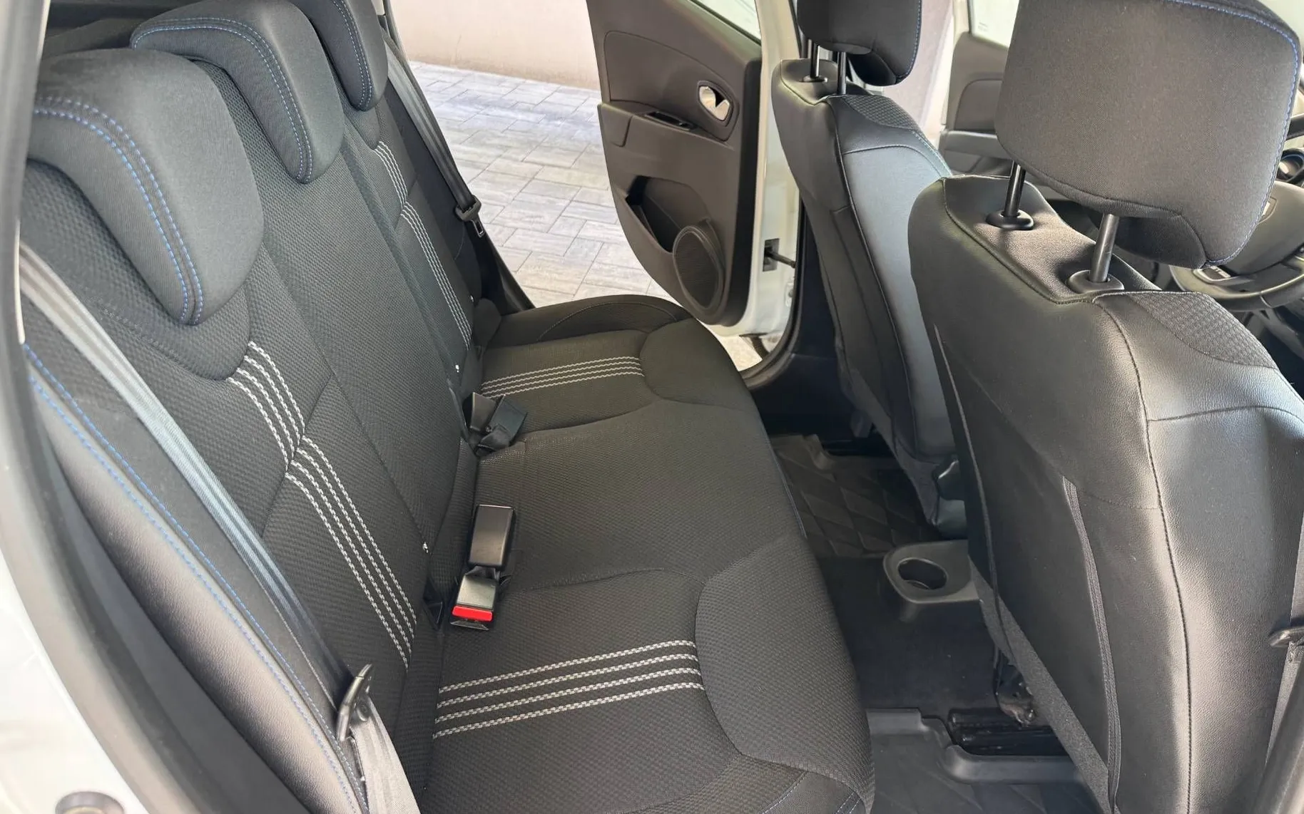 Notranja slika - Renault Clio - TCe 120 GT-LINE-SLOVENSKI-LED-NAVI-ALU-PDC- - 12