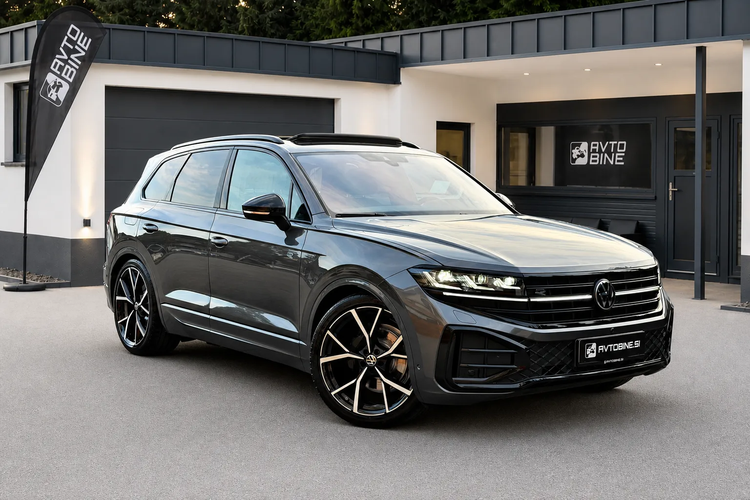 Zunanja slika - Volkswagen Touareg - 4MOTION•R-LINE•PANO•MASAŽA•ZRAČNO•1LASTNIK•KOT N - 1