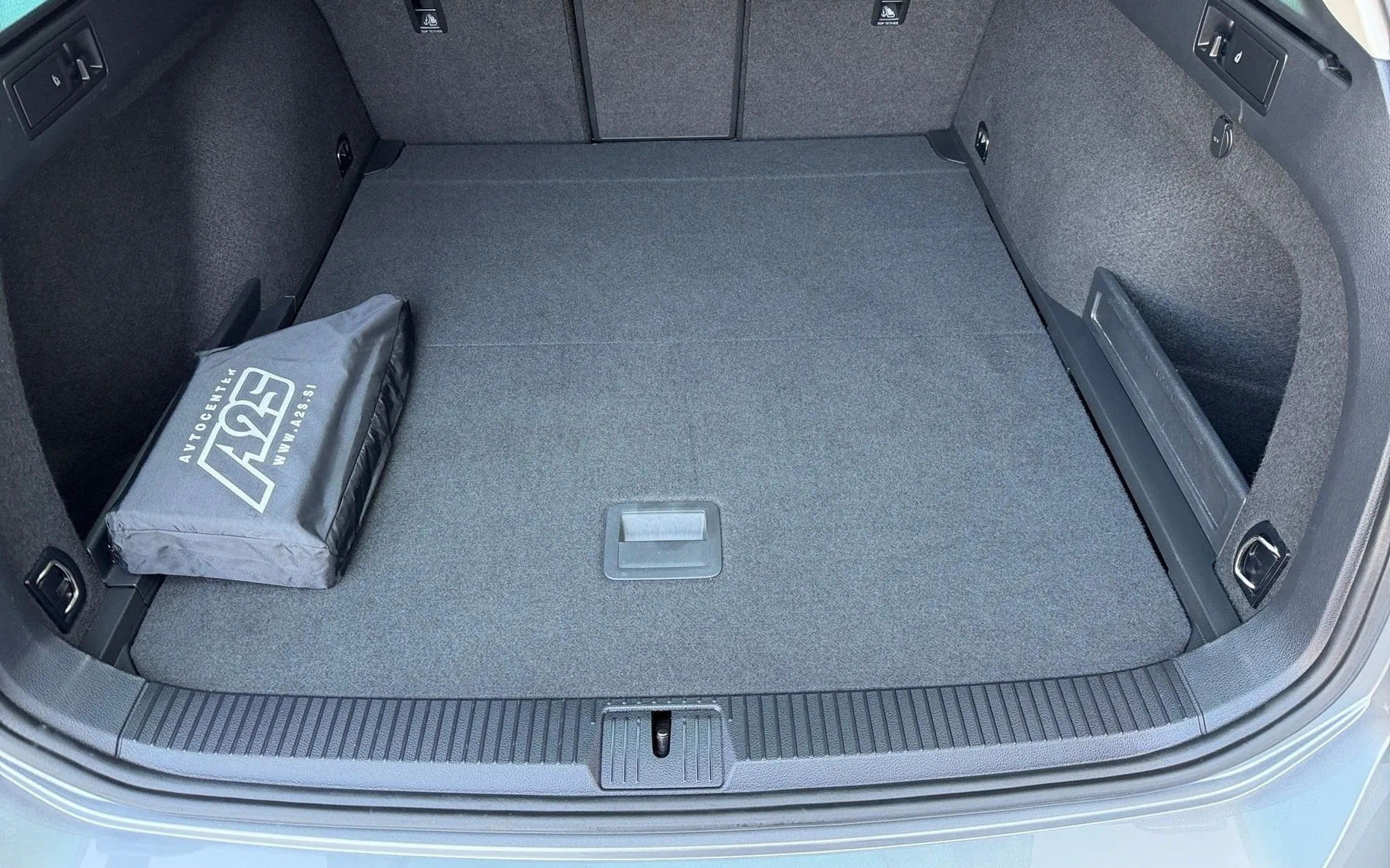 Notranja slika - Volkswagen Passat Variant - 2.0 TDI BMT Connect DSG-SLO-ACC-PDC-Vzvr.kamera... - 12