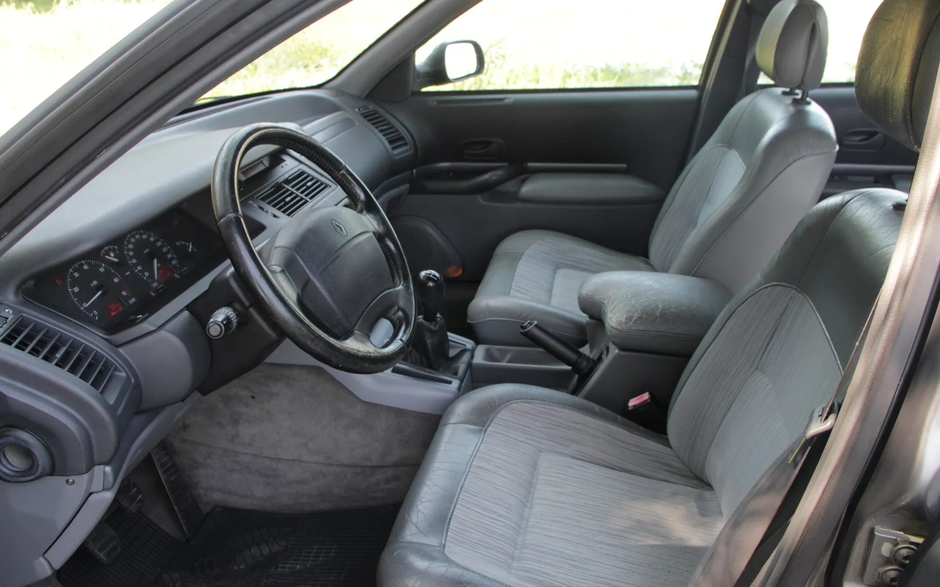 Notranja slika - Renault Safrane - Fairway 2,5 - 7