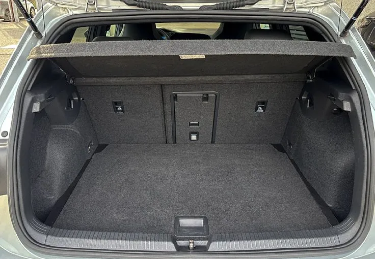 Zunanja slika - Volkswagen Golf - 1.5 eTSI R-Line DSG - 4