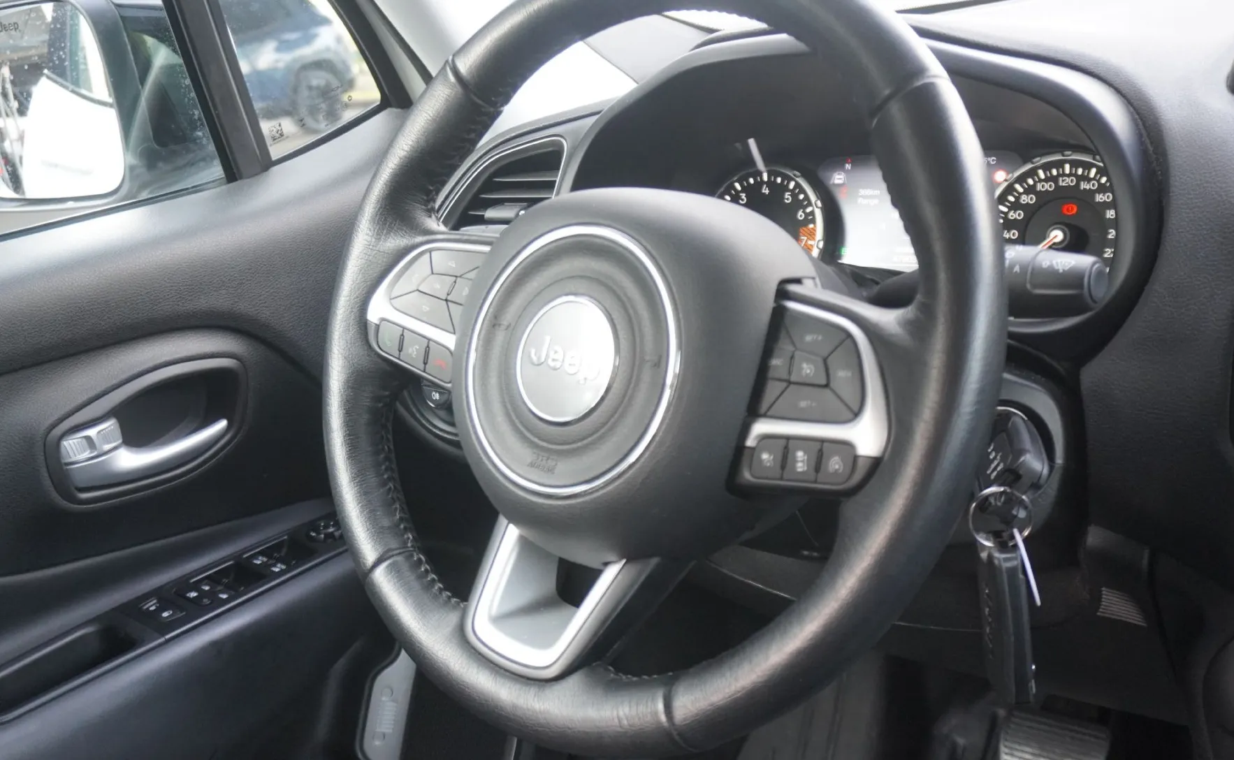 Zunanja slika - Jeep Renegade - 1.5 T4 DCT7 e-Hybrid Altitude - 9