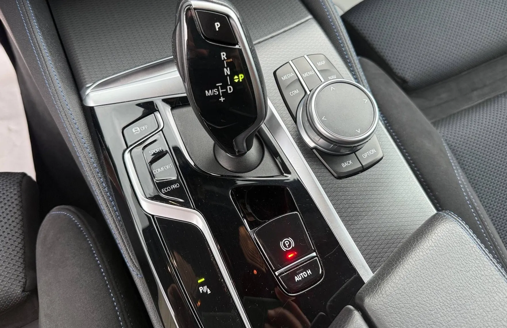 Zunanja slika - BMW Serija 5 - : 530d xDRIVE M SPORT PANO KAMERA LED VIRTUAL NAVI - 16