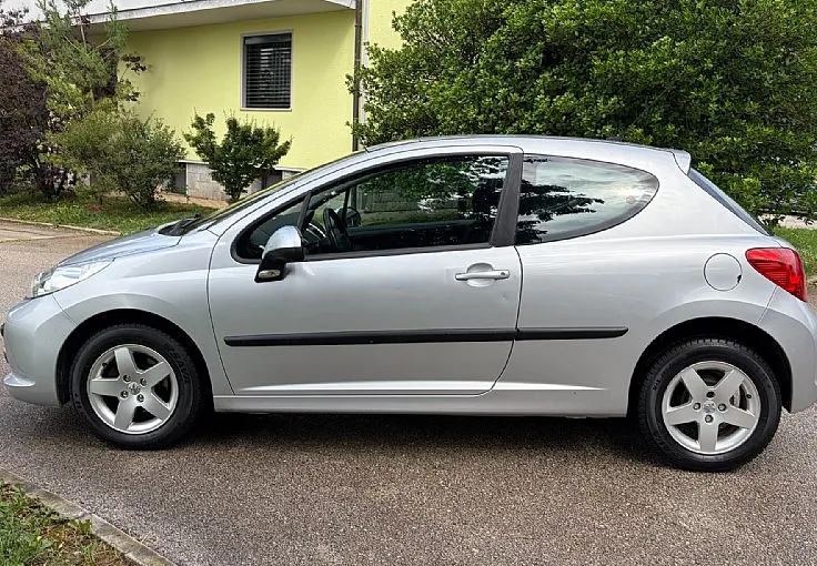 Zunanja slika - Peugeot 207 - Premium 1.4 16V - 8