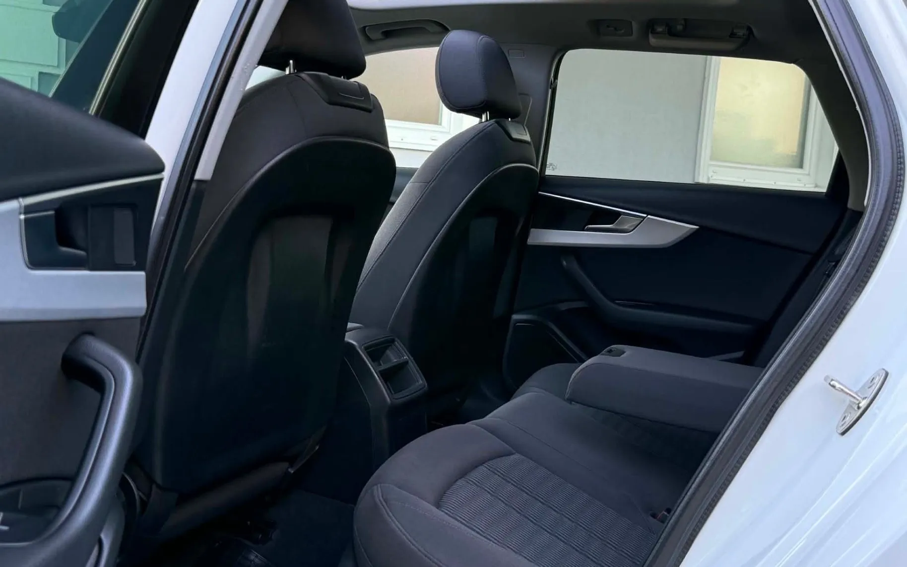 Notranja slika - Audi A4 Avant - 2.0 TDI-PANORAMA-HEAD UP-LIZING ZA TUJCE-ACC- - 10
