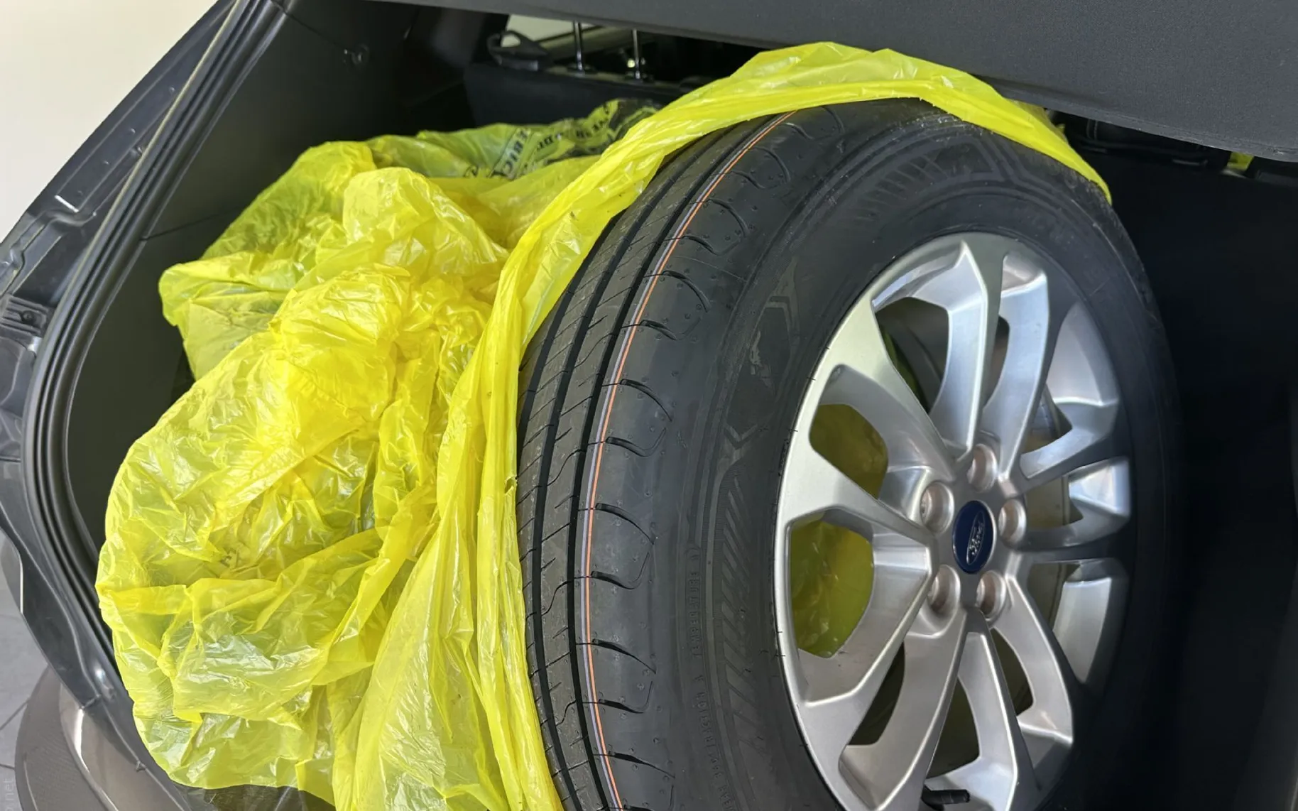Zunanja slika - Ford Kuga - TitaniumX 2.0 EcoBlue 140kW.NEMŠKI+4ALU.KAMERA.4X4 - 18