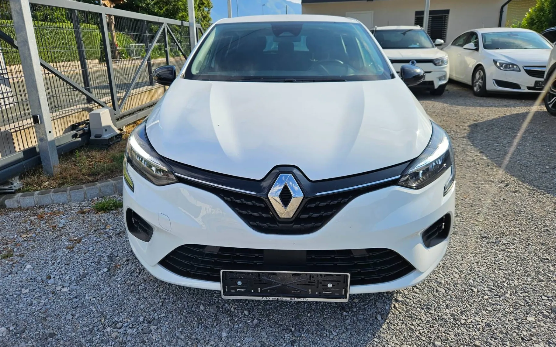 Notranja slika - Renault Clio - dCi 100 Equilibre 1.LASTNIK SLO LED LANE ASIST D - 13
