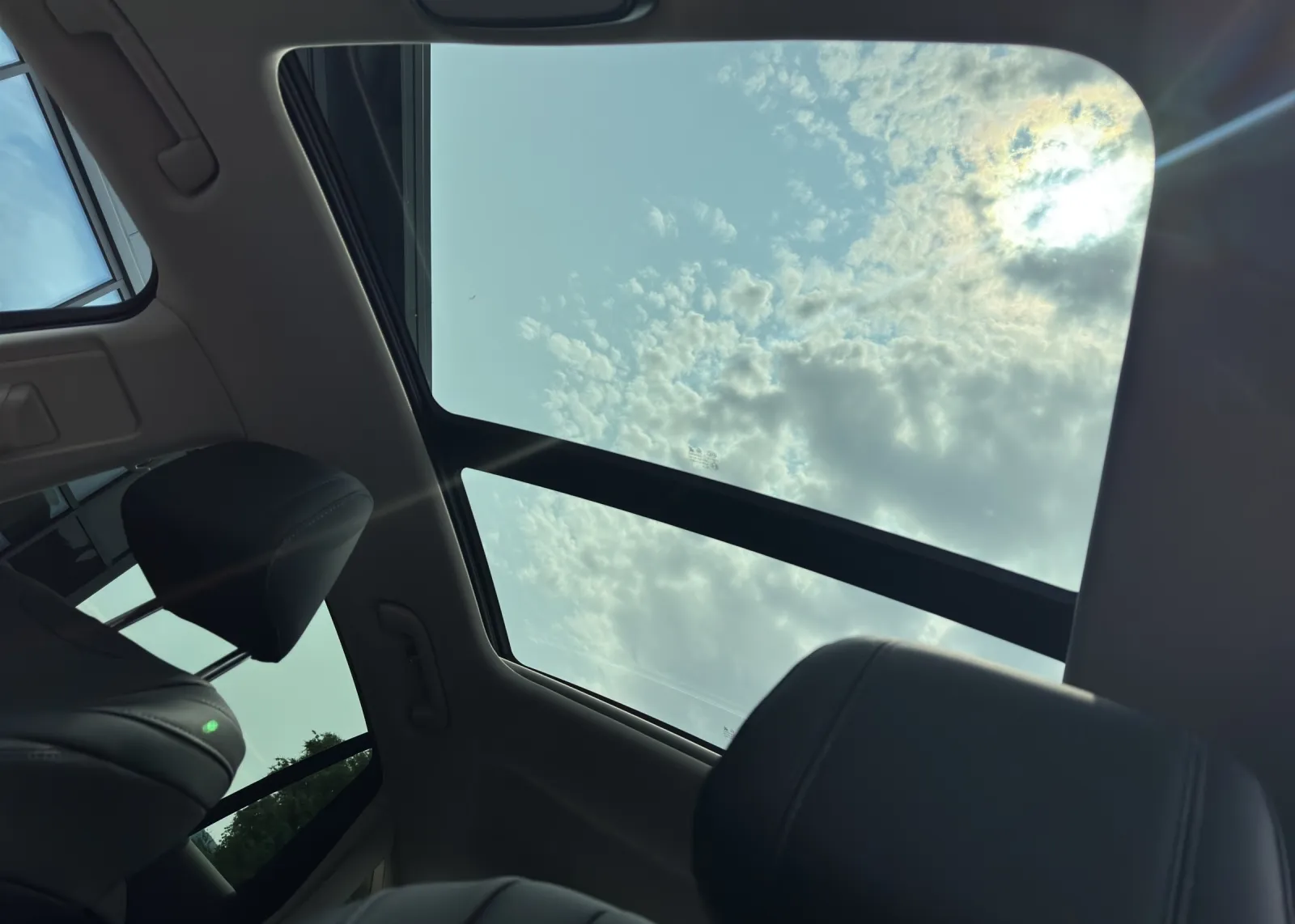 Zunanja slika - Hongqi H5 - 2.0T + PANORAMA + RADAR + MEMORY + HUD + BLIS + - 15