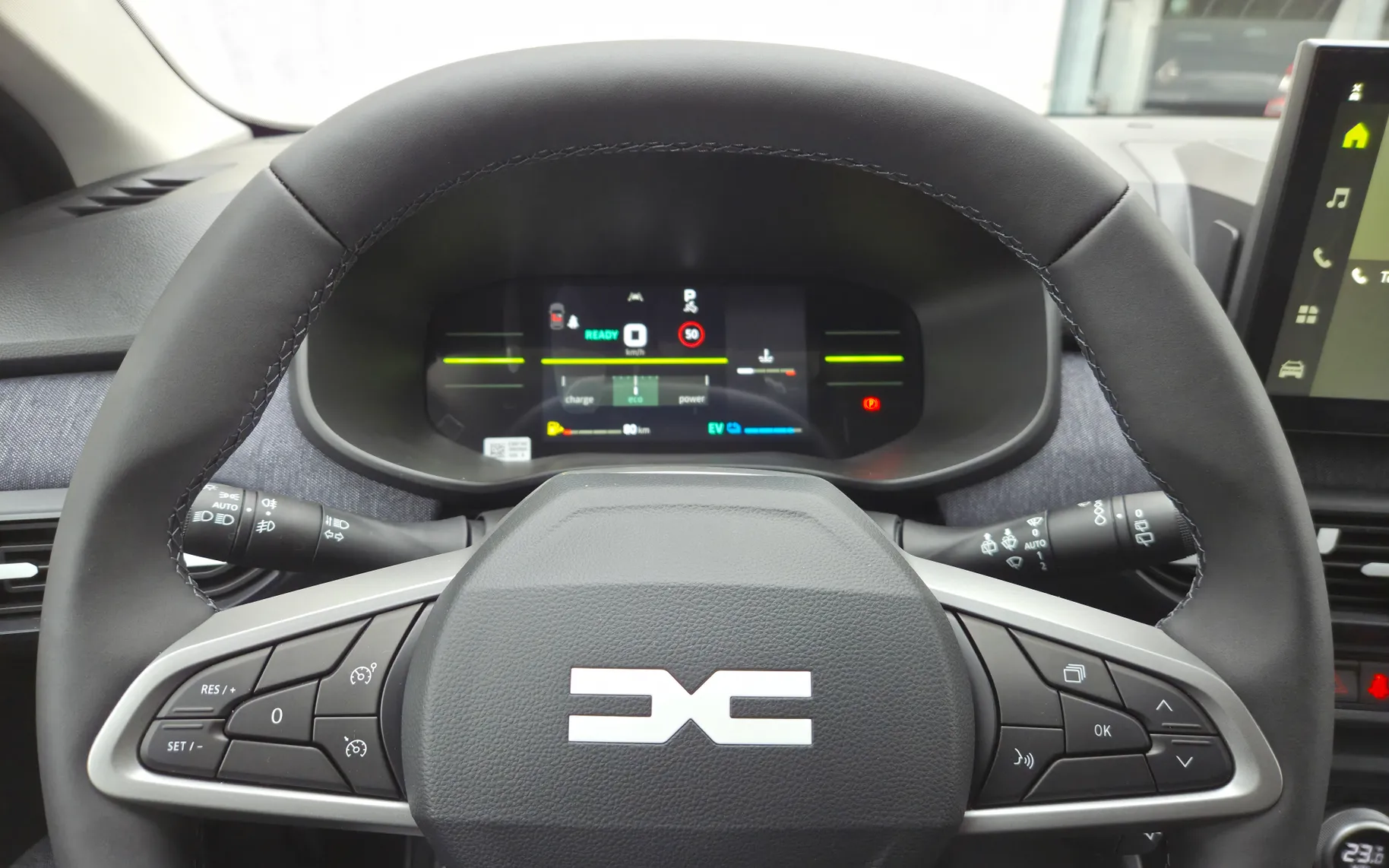 Zunanja slika - Dacia Jogger - Extreme Hybrid 155+7 sedežev+Zimske gume - 17