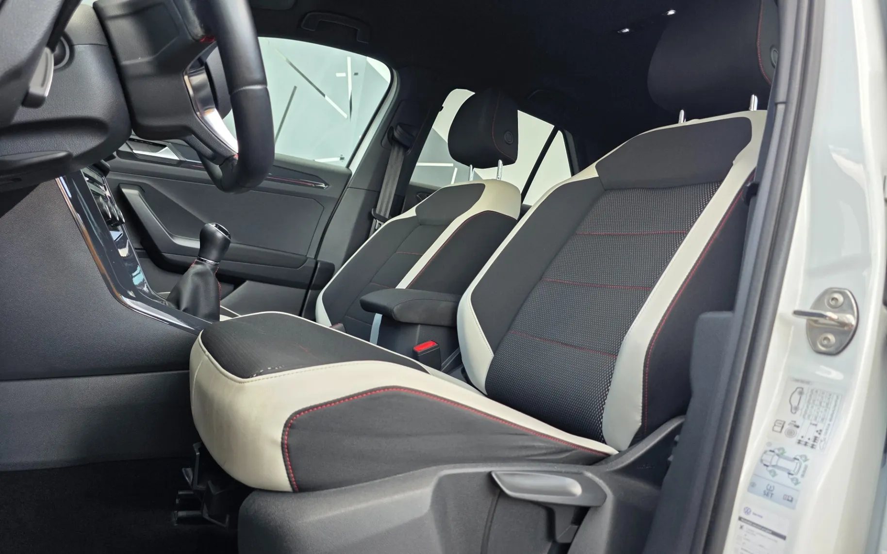 Zunanja slika - Volkswagen T-Roc - 2,0 TDI Sport - 10