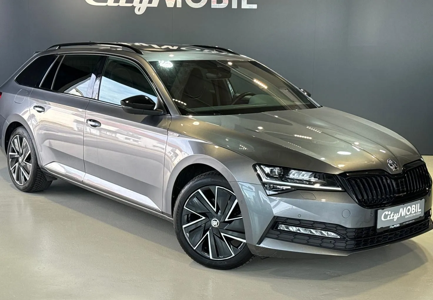 Zunanja slika - Škoda Superb - 4X4-N1-VIRTUAL-SPORTLINE-PANO-NAVI-360-ACC-MEMORY - 3