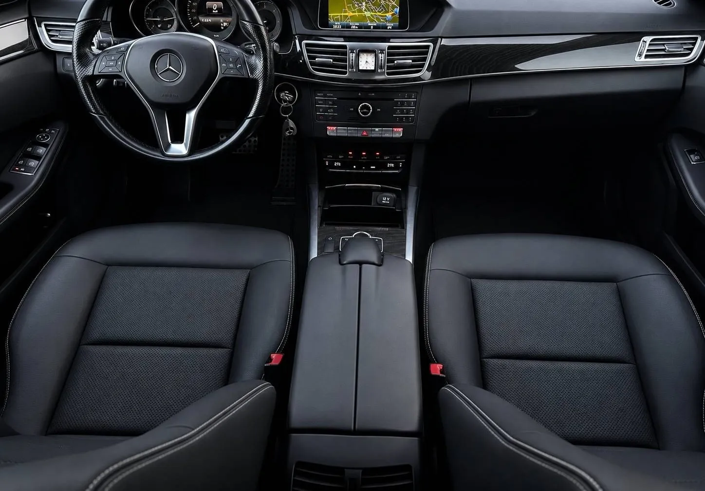 Zunanja slika - Mercedes-Benz E-Razred - 220D-AUT-AVANTGRADE-FUL LED-LIZING ZA TUJCE - 6