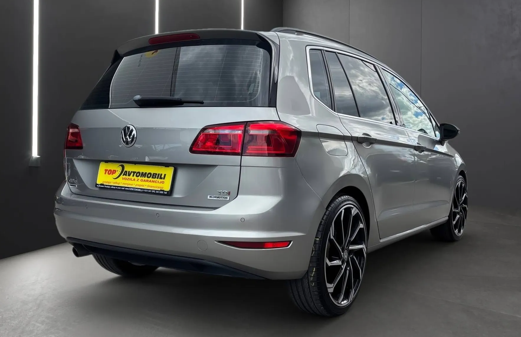 Zunanja slika - VW Golf - Sportsvan 1.6 TDI SLO XENON NAVI 1.LASTNIK PDC KAMERA - 7