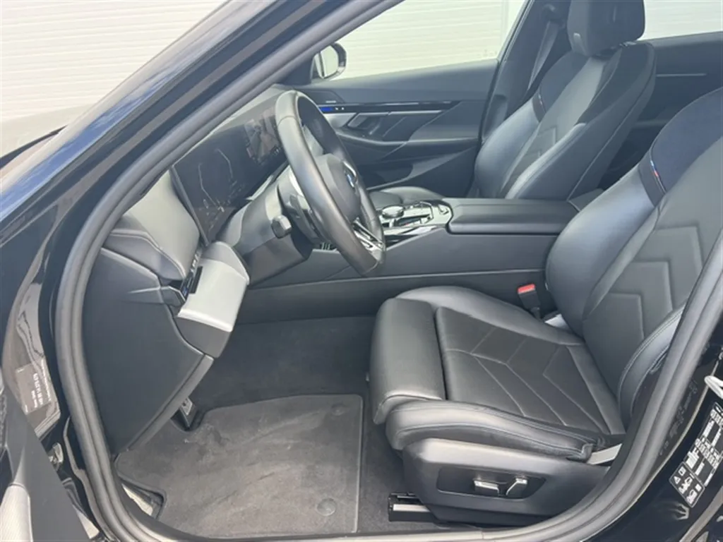 Zunanja slika - BMW Serija 5 - 520d xDrive Limuzina - 5