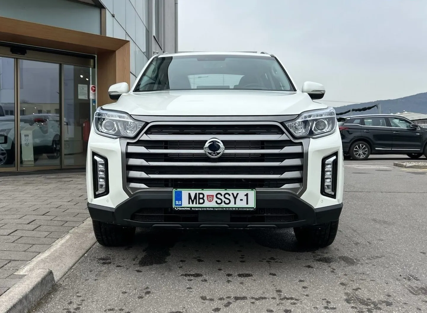 Zunanja slika - KG Mobility Musso - Grand 2.2 XDi 4WD Ultimate AT-PDC- - 2