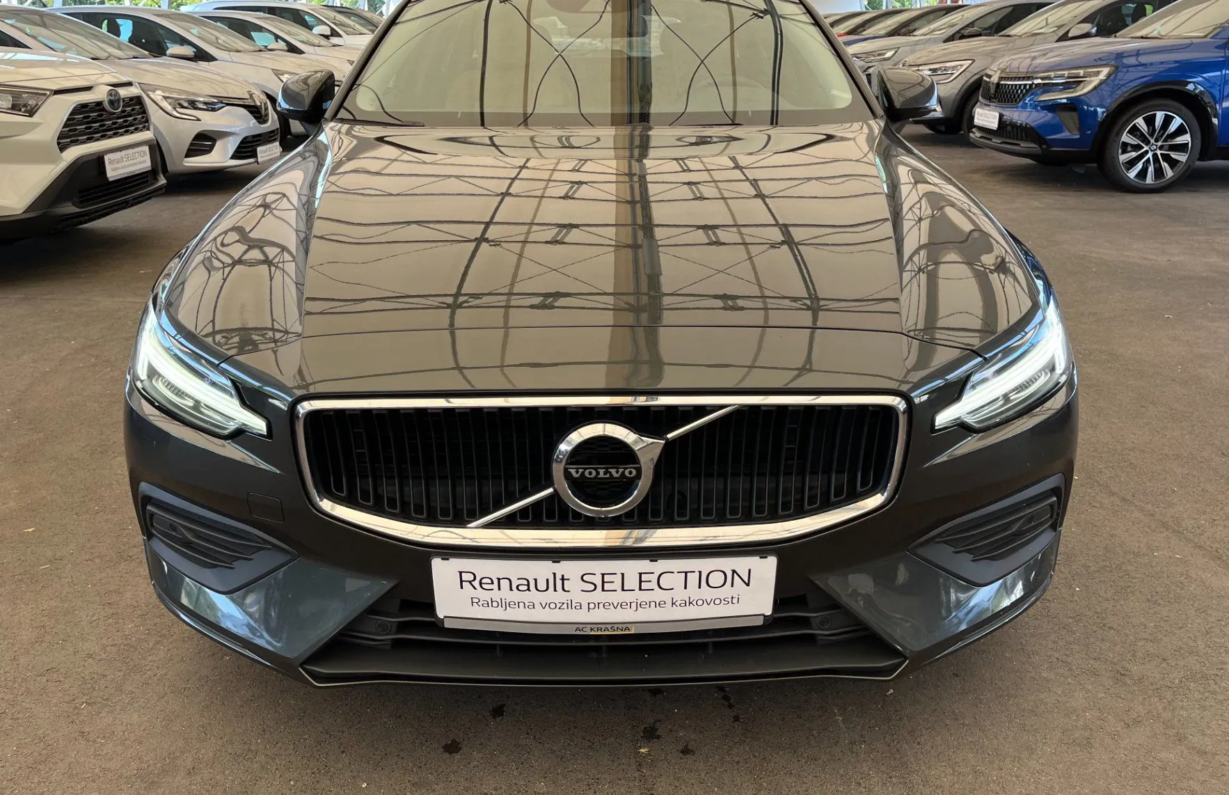 Zunanja slika - Volvo V60 - B3P Momentum Pro - 2