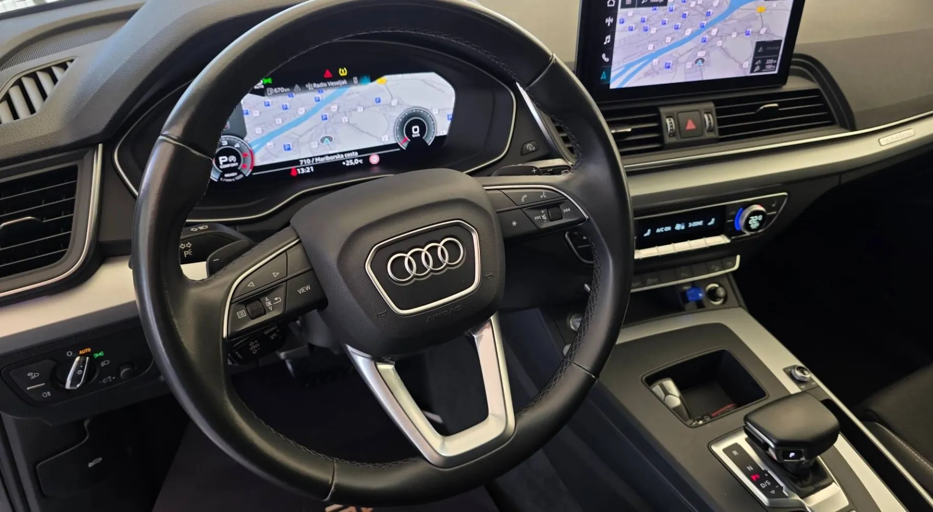 Notranja slika - Audi Q5 Sportback - quattro 40 TDI S line-1 Lastnik-Slovensko poreklo - 9