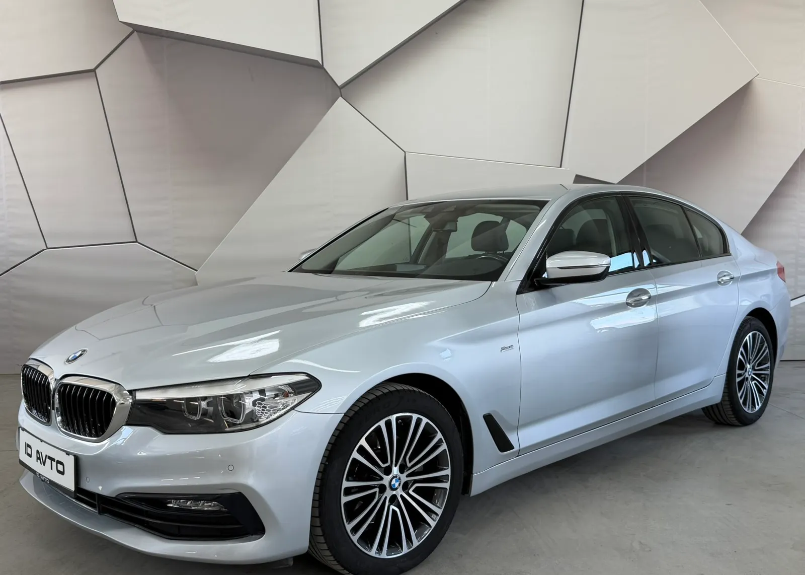 Zunanja slika - BMW Serija 5 - 520d xDrive Avt. - 4