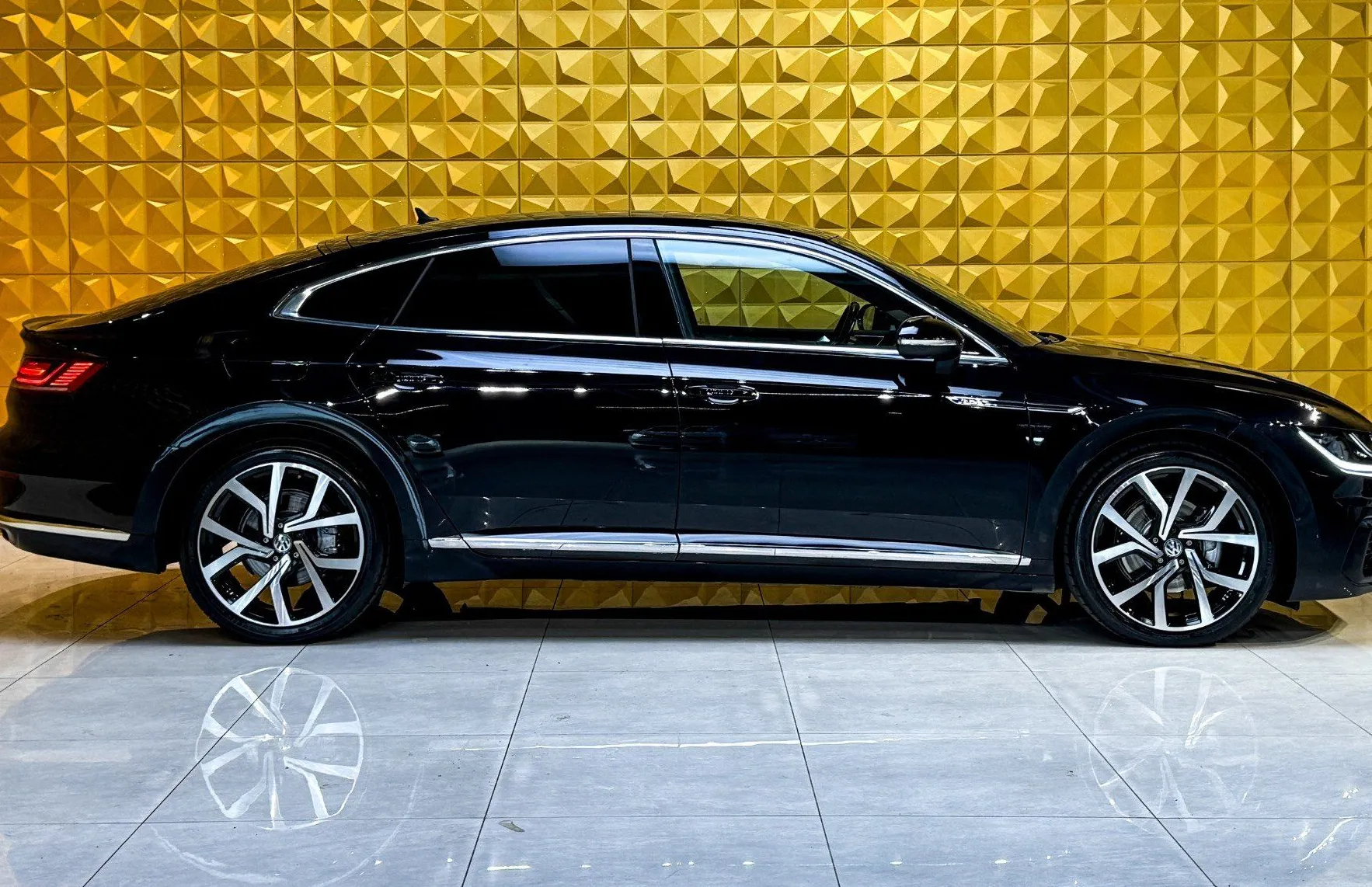Zunanja slika - VW Arteon - 2.0 TDI AUT.-R Line-VIRTUAL-KLJUKA-KAMERA-MASAZA.. - 11