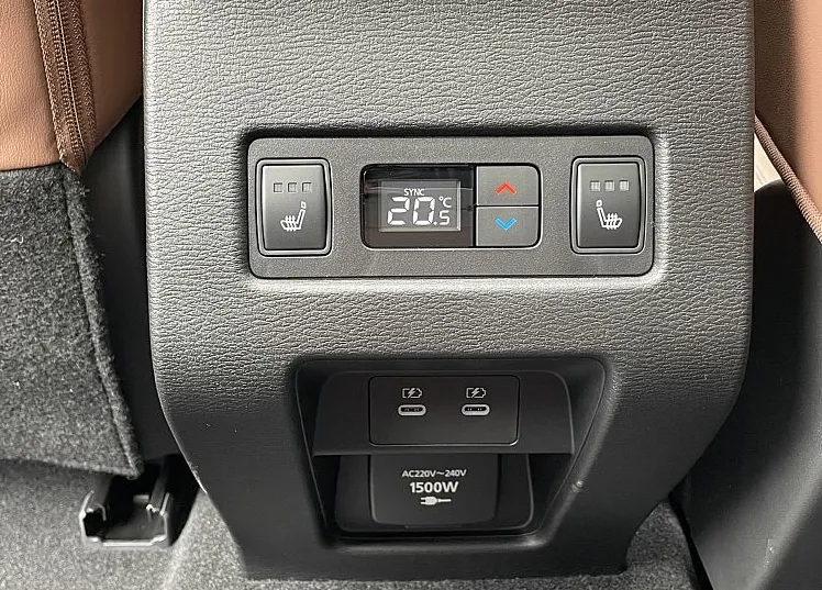 Zunanja slika - Mitsubishi Outlander - 2.4 PHEV Instyle+ Auto - 11