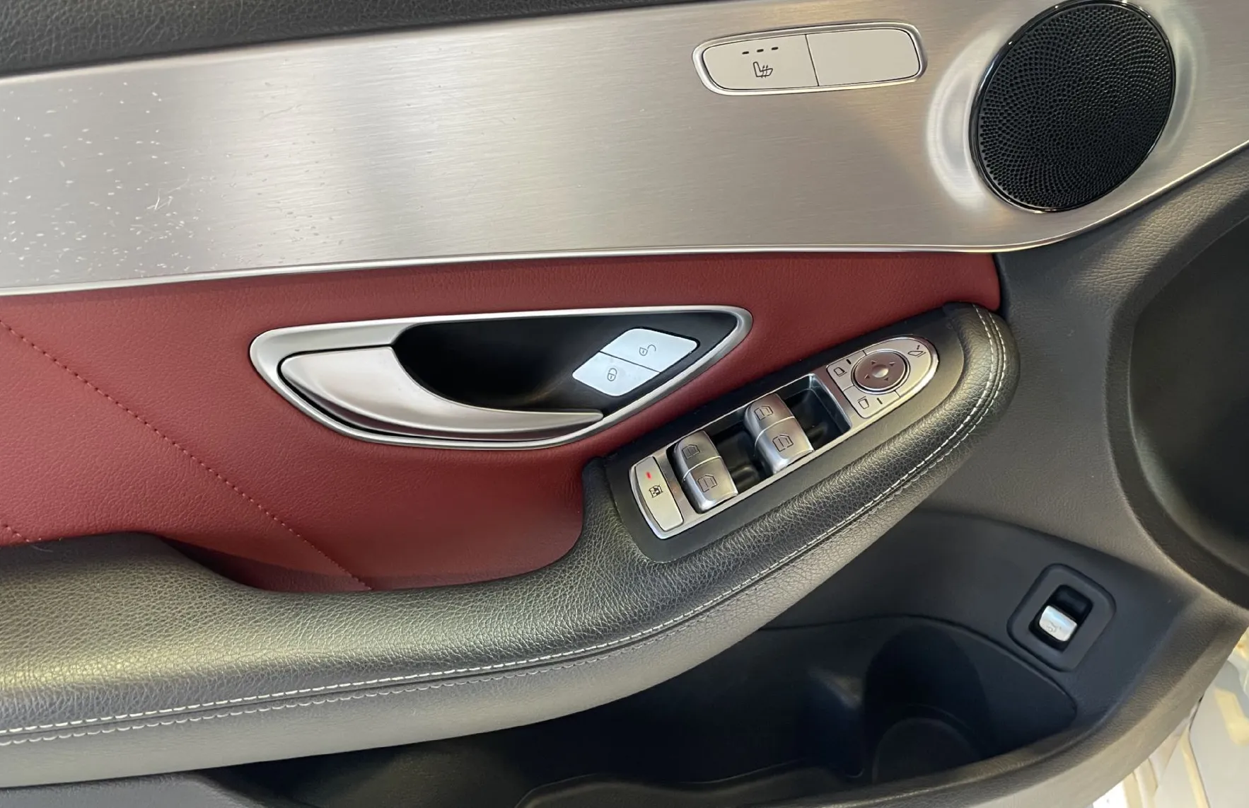 Zunanja slika - Mercedes-Benz C-Razred - C220d-AMG LINE-NAVI-TEMPOMAT-KAMERA-GRETJE SED-LED - 17