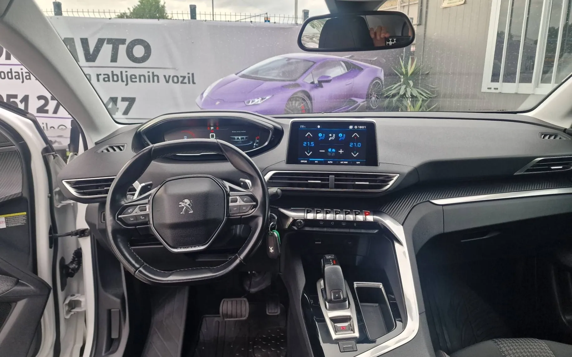 Notranja slika - Peugeot 3008 - 1.5 BlueHDI Avt. OPR. VELIK SERVIS VIRTUAL KAM. - 10