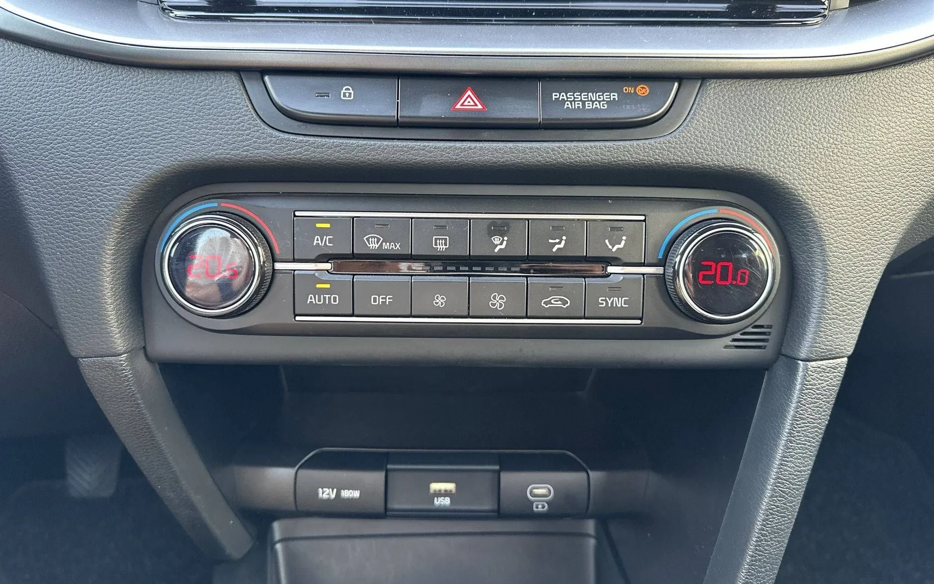 Notranja slika - KIA Ceed SW - 1.0 T-GDI LX Champion ISG - 19